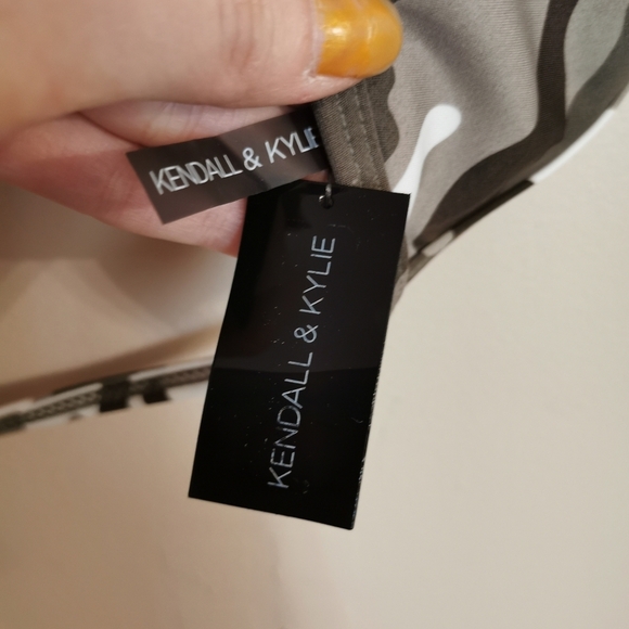 Kendall & Kylie swimming army top size XS - Picture 8 of 8